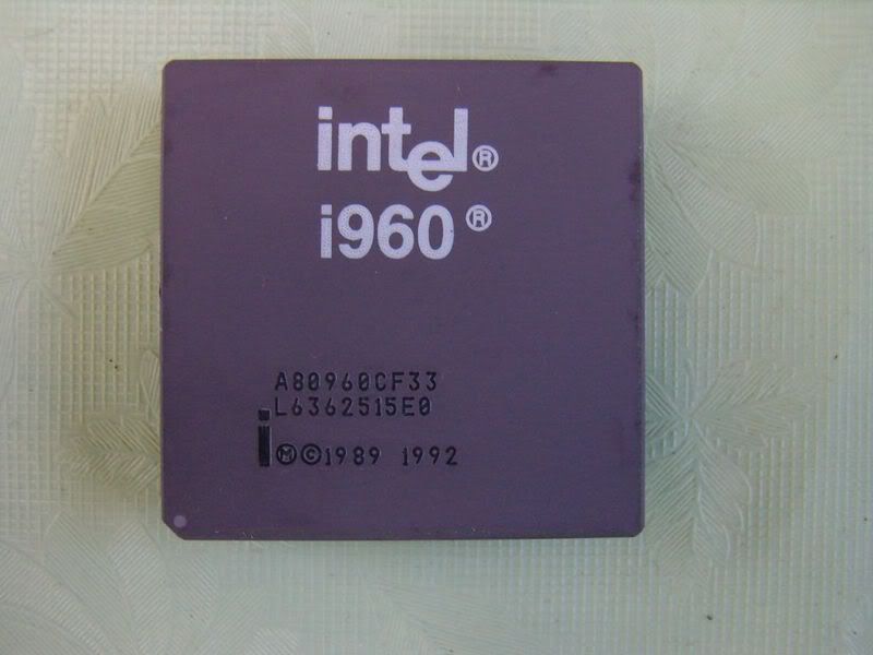 Intel_i960_A80960CF33.jpg