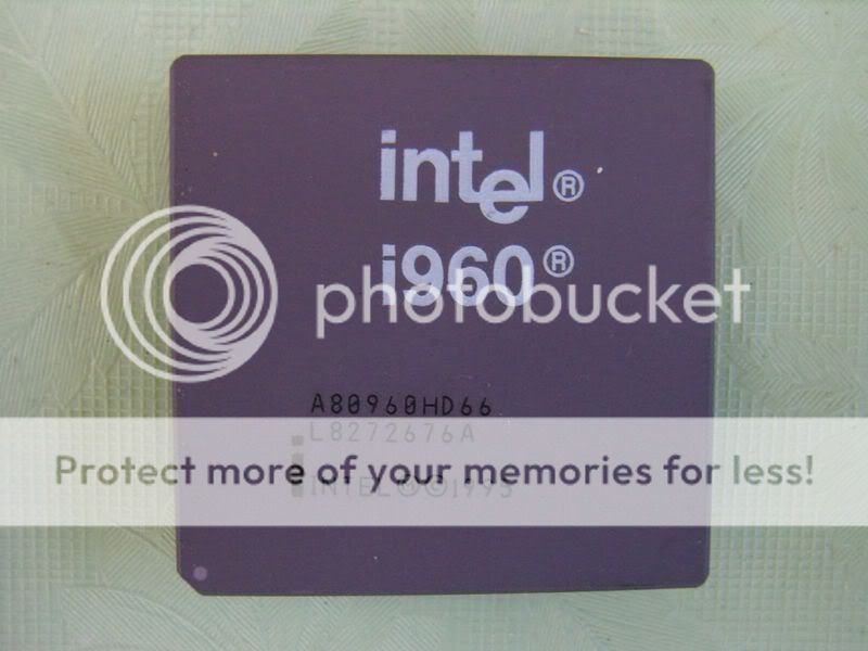 Intel_i960_A80960HD66.jpg
